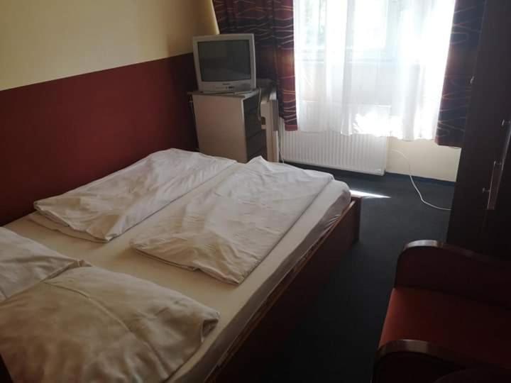 Fenyves Panzió Siófok Exterior foto